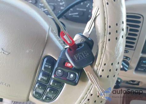 1998 Lincoln Navigator z USA, uszkodzony, nr VIN 5LMPU28L2WLJ21903